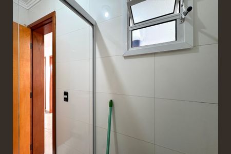 Apartamento para alugar com 60m², 2 quartos e sem vagaBanheiro