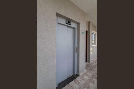 Apartamento à venda com 42m², 2 quartos e 1 vaga Apartamento à venda com 42m², 2 quartos e 1 vagaÁrea Comum - Elevador