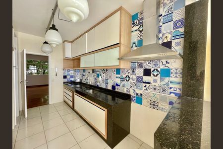 Apartamento para alugar com 160m², 3 quartos e 2 vagas