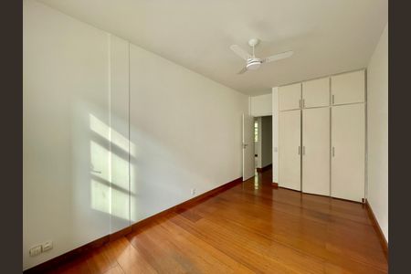 Apartamento para alugar com 160m², 3 quartos e 2 vagas