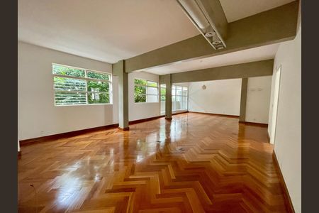 Apartamento para alugar com 160m², 3 quartos e 2 vagas