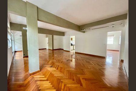Apartamento para alugar com 160m², 3 quartos e 2 vagas