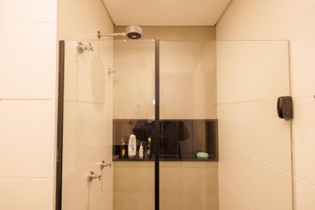 Apartamento para alugar com 69m², 2 quartos e 1 vaga Apartamento para alugar com 69m², 2 quartos e 1 vagaBanheiro Corredor