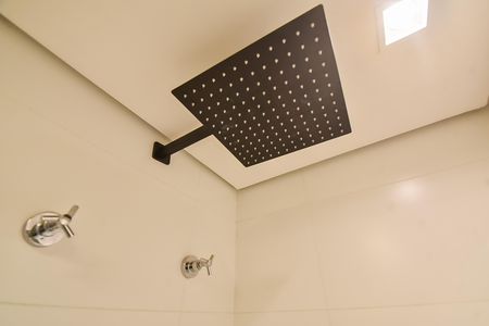 Banheiro de kitnet/studio para alugar com 1 quarto, 38m² em Vila Mariana, São Paulo