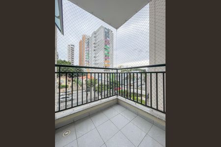 Apartamento à venda com 74m², 2 quartos e 1 vaga Apartamento à venda com 74m², 2 quartos e 1 vagaSacada
