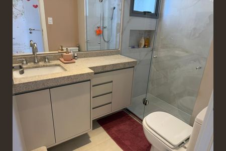 Apartamento à venda com 155m², 4 quartos e 3 vagas Apartamento à venda com 155m², 4 quartos e 3 vagasBanheiro social