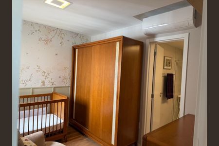 Apartamento à venda com 155m², 4 quartos e 3 vagas Apartamento à venda com 155m², 4 quartos e 3 vagasCorredor