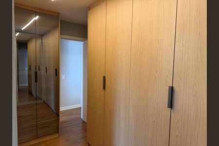 Apartamento à venda com 155m², 4 quartos e 3 vagas Apartamento à venda com 155m², 4 quartos e 3 vagasQuarto