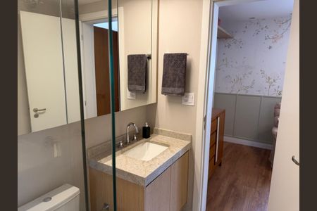 Apartamento à venda com 155m², 4 quartos e 3 vagas Apartamento à venda com 155m², 4 quartos e 3 vagasBanheiro da Suíte 2