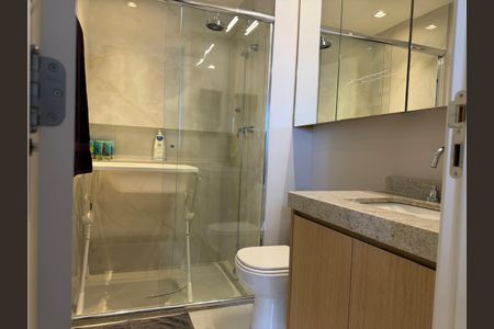 Apartamento à venda com 155m², 4 quartos e 3 vagas Apartamento à venda com 155m², 4 quartos e 3 vagasBanheiro social