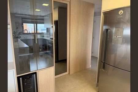 Apartamento à venda com 155m², 4 quartos e 3 vagas Apartamento à venda com 155m², 4 quartos e 3 vagasCozinha
