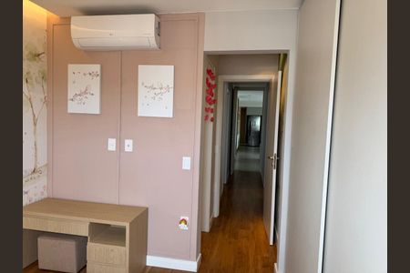 Apartamento à venda com 155m², 4 quartos e 3 vagas Apartamento à venda com 155m², 4 quartos e 3 vagasSuíte 2