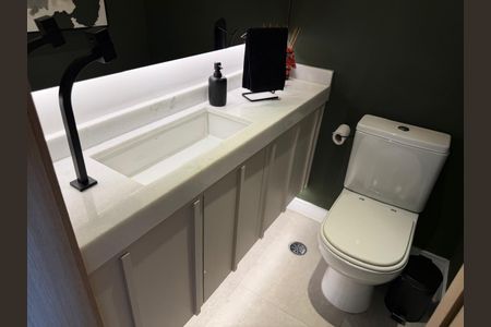 Apartamento à venda com 155m², 4 quartos e 3 vagas Apartamento à venda com 155m², 4 quartos e 3 vagasLavabo