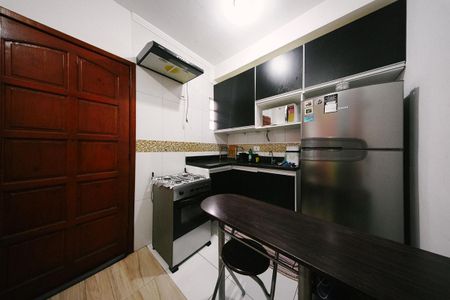 Sala/Cozinha de apartamento à venda com 2 quartos, 40m² em Vila Araguaia, São Paulo