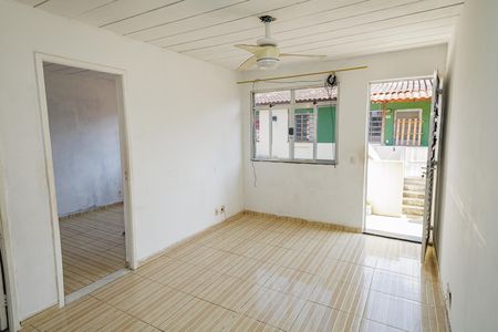 Sala de apartamento para alugar com 2 quartos, 30m² em Cosmos, Rio de Janeiro