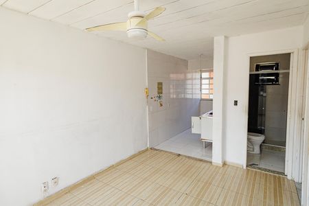 Sala de apartamento para alugar com 2 quartos, 30m² em Cosmos, Rio de Janeiro