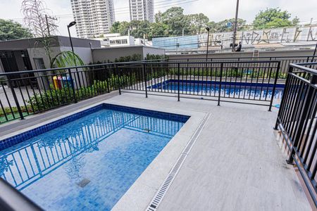 Apartamento para alugar com 35m², 2 quartos e sem vaga Apartamento para alugar com 35m², 2 quartos e sem vagaÁrea comum - Piscina