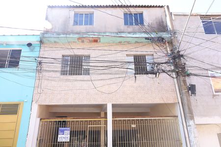Casa à venda com 180m², 5 quartos e 2 vagasFachada do imóvel - Placa instalada no portão do imóvel - Código da placa: WYNY-1464