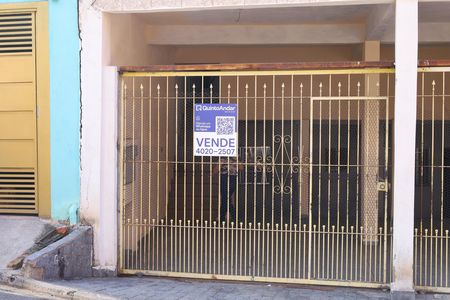 Casa à venda com 180m², 5 quartos e 2 vagasPlaca instalada no portão do imóvel - Código da placa: WYNY-1464