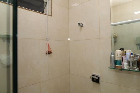 Casa à venda com 180m², 5 quartos e 2 vagasBanheiro 