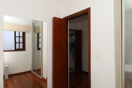 Casa à venda com 180m², 5 quartos e 2 vagasQuarto 1