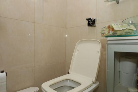 Casa à venda com 180m², 5 quartos e 2 vagasBanheiro 