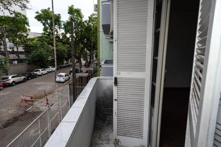 Apartamento à venda com 105m², 3 quartos e sem vaga Apartamento à venda com 105m², 3 quartos e sem vagaVaranda