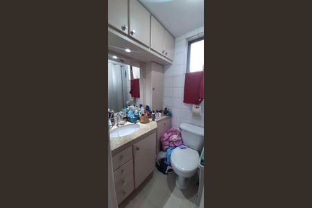 Apartamento à venda com 58m², 2 quartos e 2 vagas Apartamento à venda com 58m², 2 quartos e 2 vagasBanheiro da Suíte