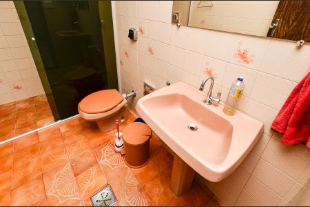 Casa para alugar com 90m², 3 quartos e 4 vagas Casa para alugar com 90m², 3 quartos e 4 vagasBanheiro