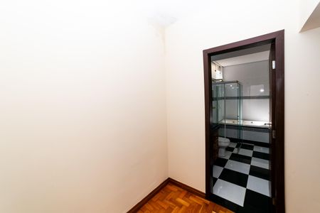 Apartamento à venda com 141m², 3 quartos e 1 vaga Apartamento à venda com 141m², 3 quartos e 1 vagaCloset da suíte