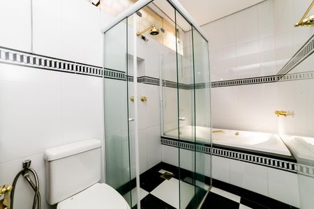 Apartamento à venda com 141m², 3 quartos e 1 vaga Apartamento à venda com 141m², 3 quartos e 1 vagaBanheiro da Suíte