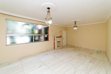 Apartamento à venda com 141m², 3 quartos e 1 vaga Apartamento à venda com 141m², 3 quartos e 1 vagaSala