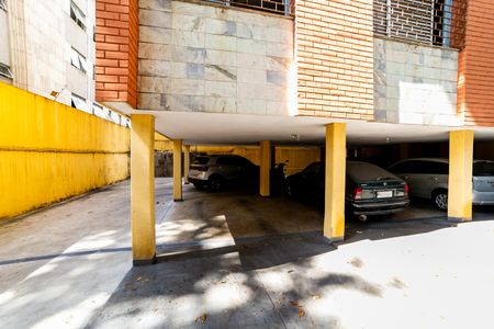 Apartamento à venda com 141m², 3 quartos e 1 vaga Apartamento à venda com 141m², 3 quartos e 1 vagaGaragem