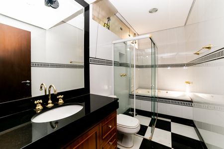 Apartamento à venda com 141m², 3 quartos e 1 vaga Apartamento à venda com 141m², 3 quartos e 1 vagaBanheiro da Suíte