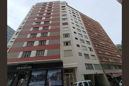 Apartamento para alugar com 56m², 2 quartos e 1 vaga Apartamento para alugar com 56m², 2 quartos e 1 vagaFachada