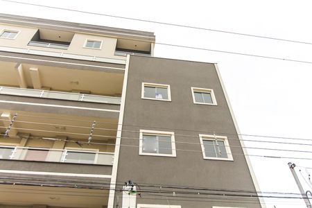 Apartamento à venda com 42m², 2 quartos e 1 vaga Apartamento à venda com 42m², 2 quartos e 1 vagaPlaca na janela