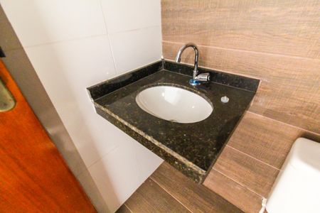 Apartamento à venda com 42m², 2 quartos e 1 vaga Apartamento à venda com 42m², 2 quartos e 1 vagaBanheiro