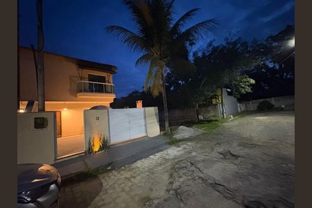 Casa de condomínio para alugar com 180m², 3 quartos e 1 vaga Casa de condomínio para alugar com 180m², 3 quartos e 1 vagaFachada