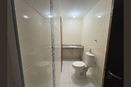 Casa de condomínio para alugar com 180m², 3 quartos e 1 vaga Casa de condomínio para alugar com 180m², 3 quartos e 1 vagaBanheiro