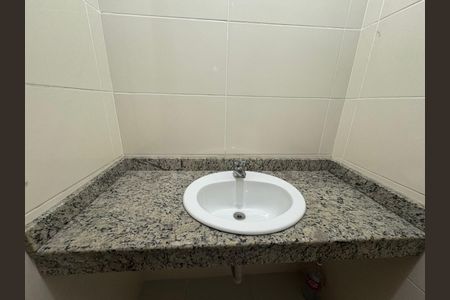 Casa de condomínio para alugar com 180m², 3 quartos e 1 vaga Casa de condomínio para alugar com 180m², 3 quartos e 1 vagaBanheiro
