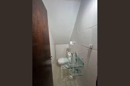 Casa de condomínio para alugar com 180m², 3 quartos e 1 vaga Casa de condomínio para alugar com 180m², 3 quartos e 1 vagaBanheiro