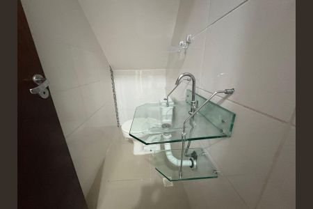 Casa de condomínio para alugar com 180m², 3 quartos e 1 vaga Casa de condomínio para alugar com 180m², 3 quartos e 1 vagaBanheiro