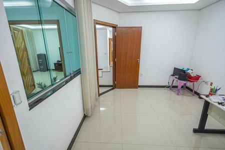Casa à venda com 800m², 5 quartos e 8 vagasquarto 2