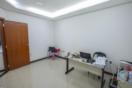 Casa à venda com 800m², 5 quartos e 8 vagasquarto 2