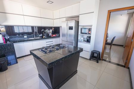 Casa à venda com 800m², 5 quartos e 8 vagascozinha