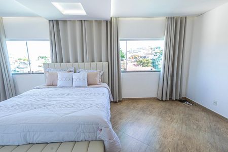 Casa à venda com 800m², 5 quartos e 8 vagasquarto 4 / suite/varanda/closet