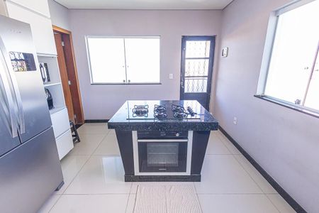 Casa à venda com 800m², 5 quartos e 8 vagascozinha