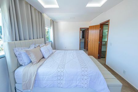 Casa à venda com 800m², 5 quartos e 8 vagasquarto 4 / suite/varanda/closet
