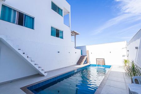 Casa à venda com 800m², 5 quartos e 8 vagaspiscina, churrasqueira e sauna