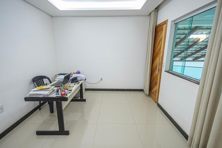 Casa à venda com 800m², 5 quartos e 8 vagasquarto 2